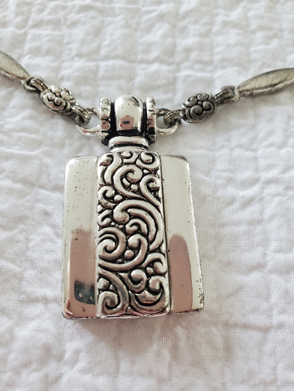 Statement Bold Silver-toned Ornate Filigree Antique Looking Pendant Necklace